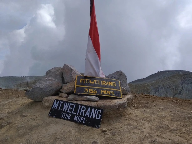 Hiking Gunung Welirang